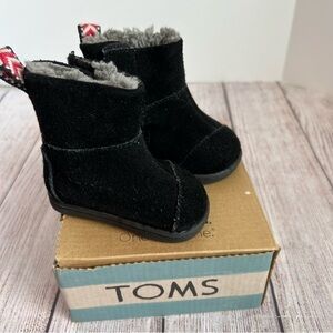 TOMS Nepal Boot Black Suede 3
